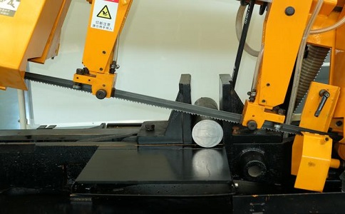 临澧数控带锯床自动送料精度会出现偏差吗？